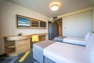Отель HVD Club Bor - 24 Hours Ultra All Inclusive Солнечный Берег Twin Room with Balcony - Free Minibar &amp; Parking-3