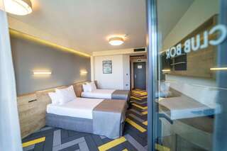 Отель HVD Club Bor - 24 Hours Ultra All Inclusive Солнечный Берег Promo Twin Room (2 Adults + 1 Child) - Free Minibar &amp; Parking-2