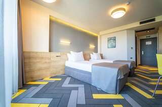 Отель HVD Club Bor - 24 Hours Ultra All Inclusive Солнечный Берег Promo Twin Room (2 Adults + 1 Child) - Free Minibar &amp; Parking-3