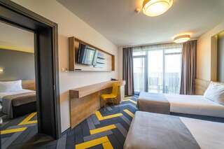 Отель HVD Club Bor - 24 Hours Ultra All Inclusive Солнечный Берег Family Room (3 Adults + 1 Child) - Free Minibar &amp; Parking-2